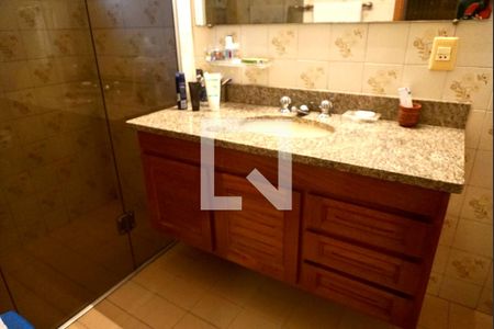 Apartamento à venda com 331m², 4 quartos e 4 vagasBanheiro suite 3