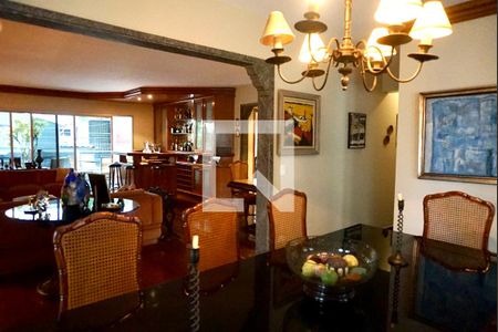 Apartamento à venda com 331m², 4 quartos e 4 vagasSala