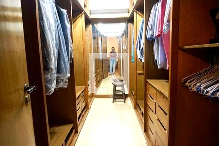 Apartamento à venda com 331m², 4 quartos e 4 vagasCloset