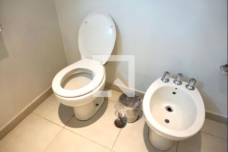Apartamento à venda com 331m², 4 quartos e 4 vagasBanheiro suíte 1