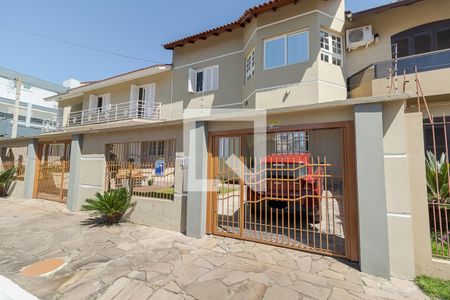 Casa à venda com 101m², 1 quarto e 1 vaga Casa à venda com 101m², 1 quarto e 1 vagaFachada