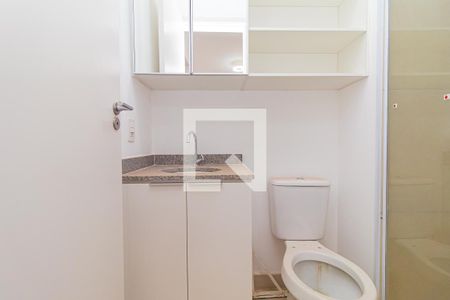 Banheiro de apartamento para alugar com 1 quarto, 28m² em Bela Vista, São Paulo