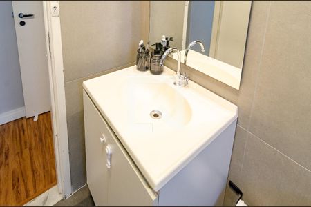 Apartamento à venda com 65m², 2 quartos e 1 vaga Apartamento à venda com 65m², 2 quartos e 1 vagaBanheiro da Suíte