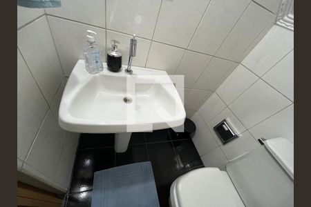 Casa à venda com 160m², 2 quartos e 2 vagasLavabo 1