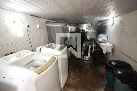 Casa à venda com 396m², 4 quartos e 6 vagas Casa à venda com 396m², 4 quartos e 6 vagasÁrea de Serviço