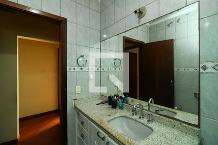 Casa à venda com 405m², 4 quartos e 5 vagasBanheiro Social