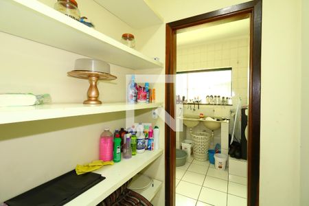 Casa à venda com 405m², 4 quartos e 5 vagasDispensa