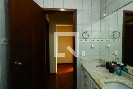 Casa à venda com 405m², 4 quartos e 5 vagasBanheiro Social