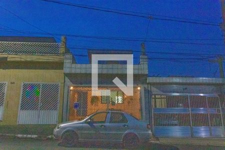 Casa à venda com 163m², 4 quartos e 2 vagasFachada