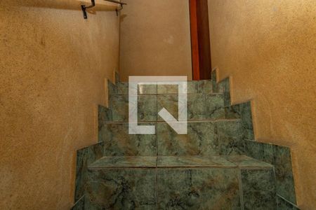 Escada de casa à venda com 4 quartos, 163m² em Piraporinha, Diadema