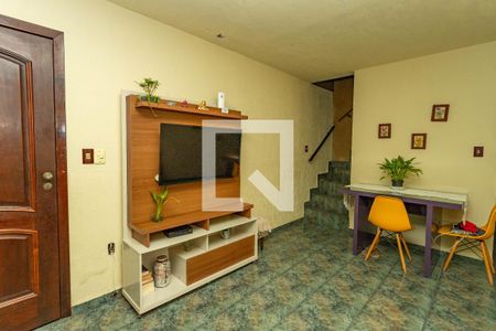 Sala de casa à venda com 4 quartos, 163m² em Piraporinha, Diadema