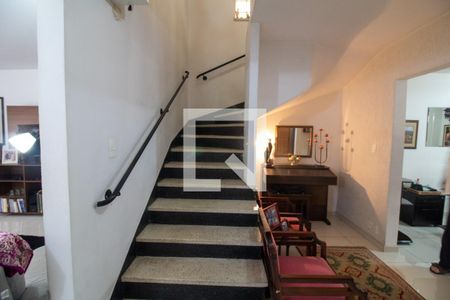 Escada de casa à venda com 3 quartos, 220m² em Campo Belo, São Paulo