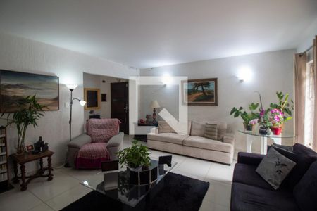 Sala de casa à venda com 3 quartos, 220m² em Campo Belo, São Paulo