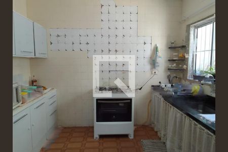 Casa à venda com 217m², 4 quartos e 3 vagas