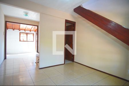 Sala de casa de condomínio para alugar com 2 quartos, 50m² em Vicentina, São Leopoldo