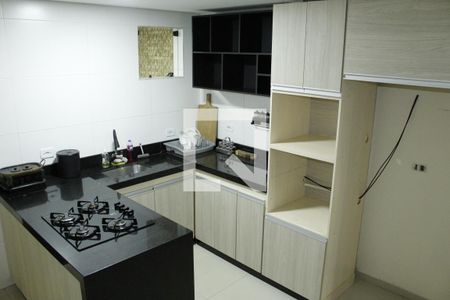 Casa para alugar com 240m², 2 quartos e 2 vagasCozinha