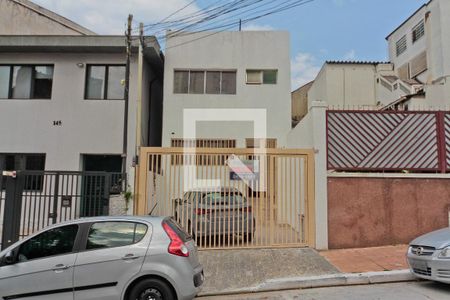 Casa à venda com 145m², 3 quartos e 2 vagas Casa à venda com 145m², 3 quartos e 2 vagasFachada