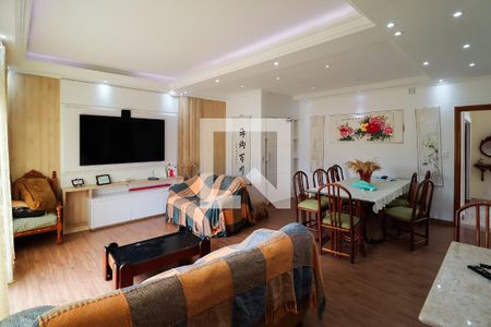 Casa à venda com 520m², 6 quartos e 4 vagasPiso 2: Sala