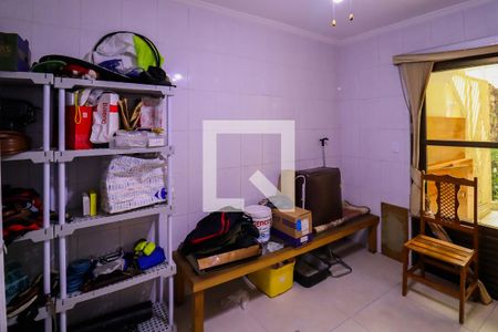 Casa à venda com 520m², 6 quartos e 4 vagasPiso 1:  Depósito