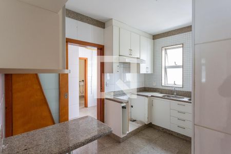Apartamento para alugar com 135m², 4 quartos e 3 vagas Apartamento para alugar com 135m², 4 quartos e 3 vagasCozinha
