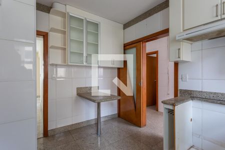 Apartamento para alugar com 135m², 4 quartos e 3 vagas Apartamento para alugar com 135m², 4 quartos e 3 vagasCozinha
