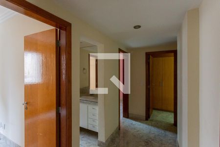 Corredor de apartamento à venda com 4 quartos, 135m² em Ipiranga, Belo Horizonte