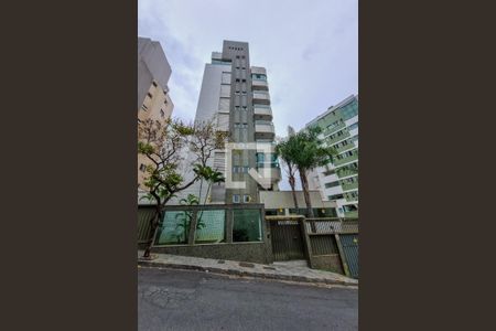 Apartamento para alugar com 135m², 4 quartos e 3 vagas Apartamento para alugar com 135m², 4 quartos e 3 vagasFachada