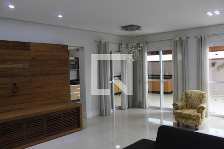 Sala de casa de condomínio para alugar com 4 quartos, 180m² em Jardim Passargada I, Cotia