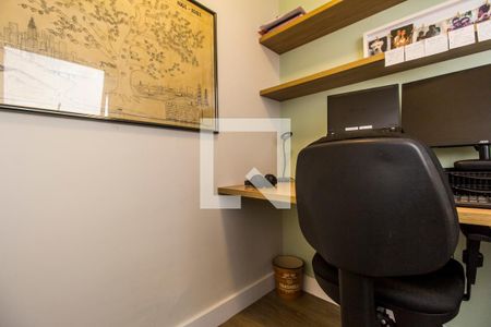 Apartamento à venda com 158m², 3 quartos e 3 vagas Apartamento à venda com 158m², 3 quartos e 3 vagasEscritório