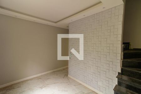 Sala de casa à venda com 2 quartos, 63m² em Vila Araguaia, São Paulo