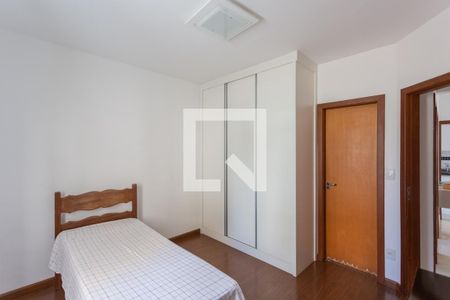 Quarto 2 de apartamento para alugar com 3 quartos, 70m² em Funcionários, Belo Horizonte