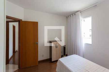 Quarto 2 de apartamento para alugar com 3 quartos, 70m² em Funcionários, Belo Horizonte