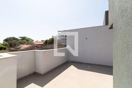 Casa à venda com 130m², 3 quartos e 2 vagas Casa à venda com 130m², 3 quartos e 2 vagasTerraço