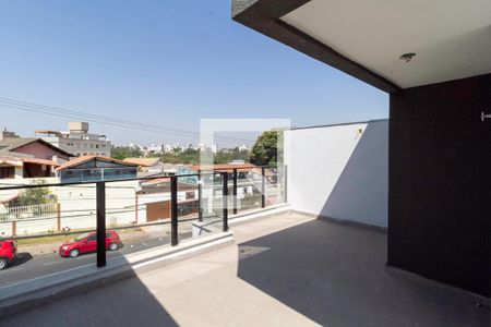 Casa à venda com 130m², 3 quartos e 2 vagas Casa à venda com 130m², 3 quartos e 2 vagasTerraço - Vista