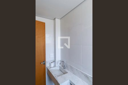 Casa à venda com 130m², 3 quartos e 2 vagas Casa à venda com 130m², 3 quartos e 2 vagasBanheiro da suíte