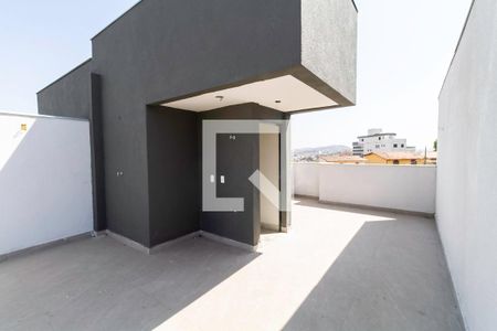 Casa à venda com 130m², 3 quartos e 2 vagas Casa à venda com 130m², 3 quartos e 2 vagasTerraço