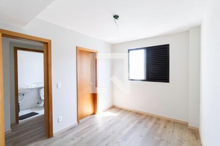 Casa à venda com 130m², 3 quartos e 2 vagas Casa à venda com 130m², 3 quartos e 2 vagasSuíte