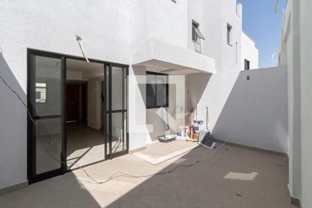 Casa à venda com 130m², 3 quartos e 2 vagas Casa à venda com 130m², 3 quartos e 2 vagasQuintal