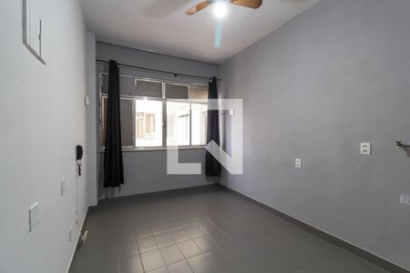 Sala/Quarto de kitnet/studio para alugar com 0 quarto, 21m² em Santa Teresa, Rio de Janeiro
