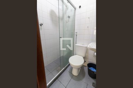 Banheiro de kitnet/studio para alugar com 0 quarto, 21m² em Santa Teresa, Rio de Janeiro