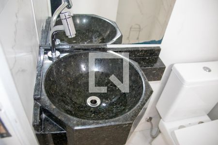 Lavabo de casa para alugar com 2 quartos, 120m² em Vila Nivi, São Paulo