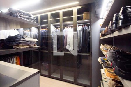 Apartamento à venda com 236m², 3 quartos e 4 vagasSuíte 2