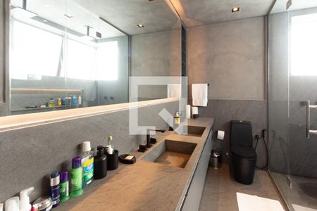 Apartamento à venda com 236m², 3 quartos e 4 vagasBanheiro da Suíte 2