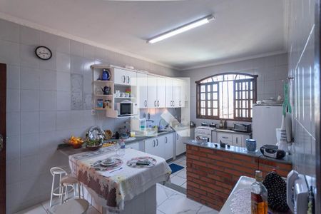 Casa à venda com 360m², 3 quartos e 3 vagasCozinha 