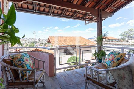 Casa à venda com 360m², 3 quartos e 3 vagasVaranda da sala 3