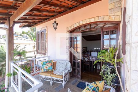 Casa à venda com 360m², 3 quartos e 3 vagasVaranda da sala 3