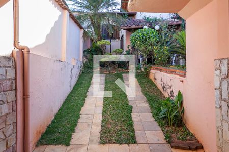 Casa à venda com 360m², 3 quartos e 3 vagasEntrada