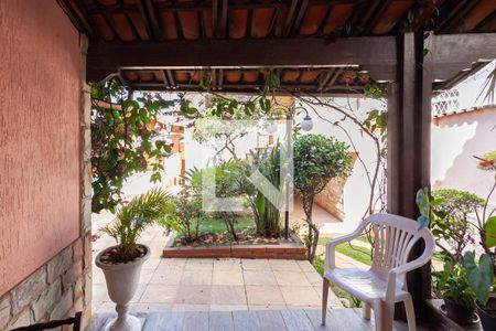 Vista da sala 1 de casa à venda com 3 quartos, 360m² em Glória, Belo Horizonte