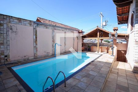 Casa à venda com 360m², 3 quartos e 3 vagasPiscina