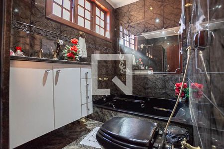 Casa à venda com 360m², 3 quartos e 3 vagasBanheiro da suíte 3